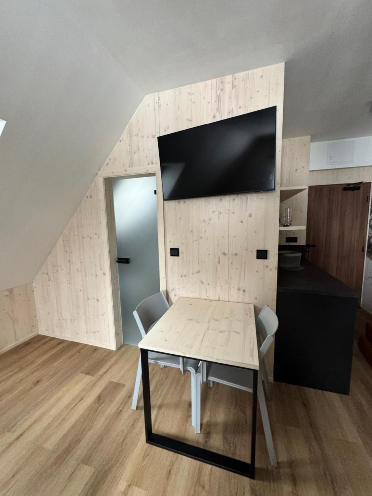 Penzion A Restaurace Pod Sjezdovkou Ченковице Екстериор снимка